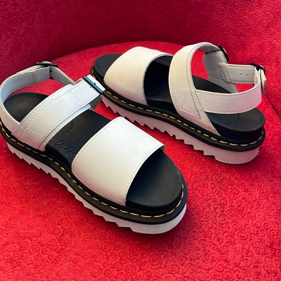 Doc Martens - Picture 2 of 12